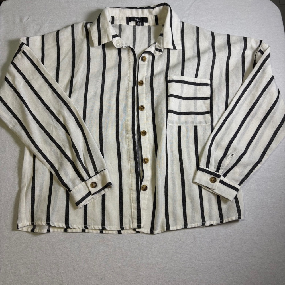 Lulus, Button Up Shirt, White Black Stripe, Medium,‎ Excellent, MSRP $48